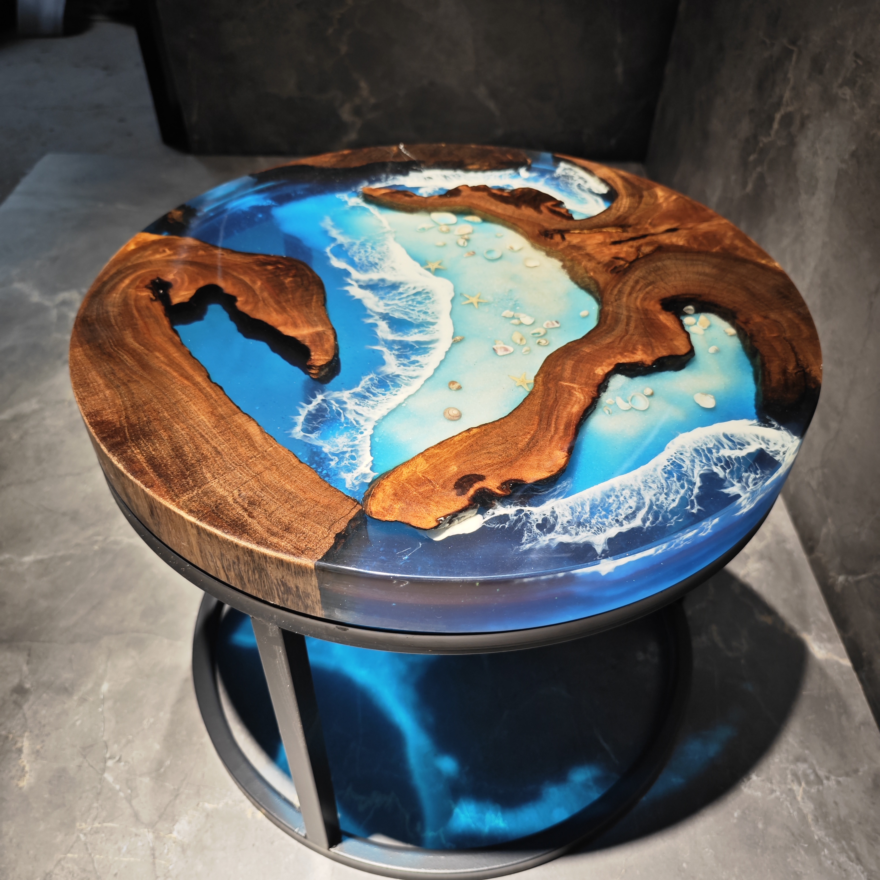 Creative art dining table, resin river solid wood coffee table, real-life amber coffee table