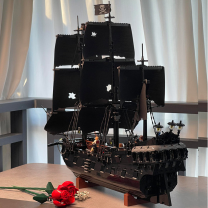 Pirates of the Caribbean Black Pearl, Large Assembly, Boy Model Gift