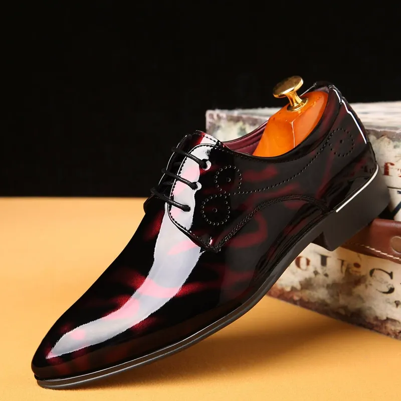 Men's Versatile Toe Toe Glossy Business Casual Leather Shoes
