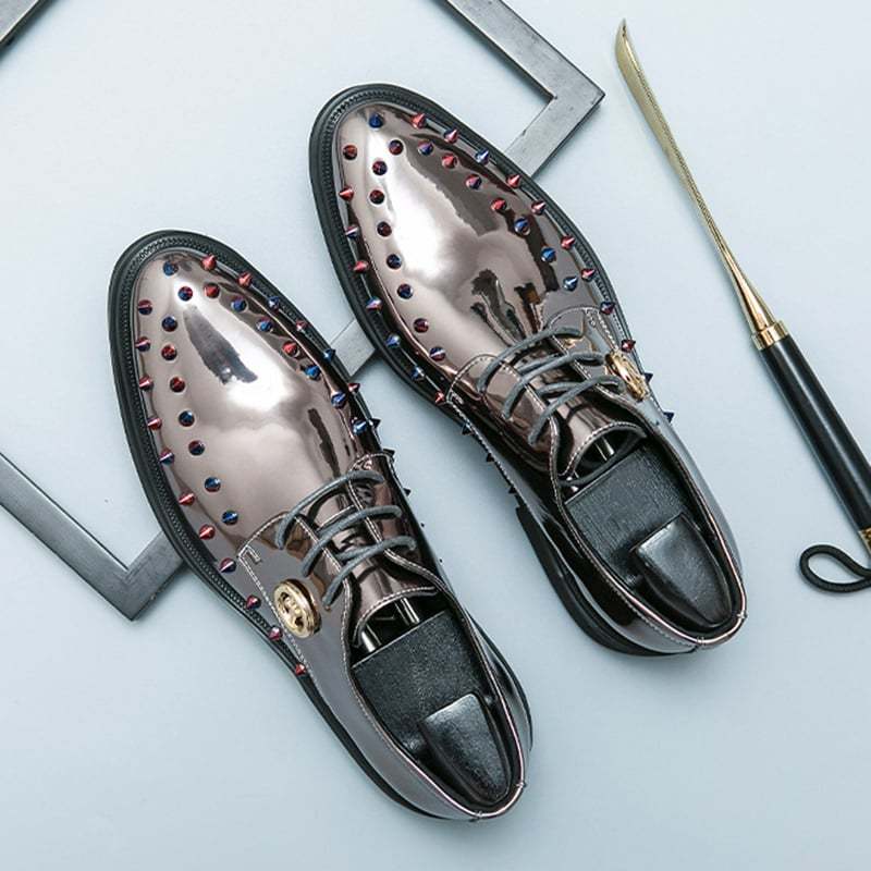 Fashionable And Personalized Rivet Design Comfortable Leather Shoes
