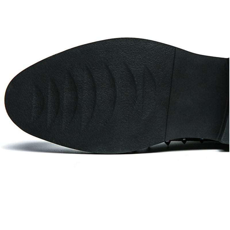 Fashionable And Personalized Rivet Design Comfortable Leather Shoes