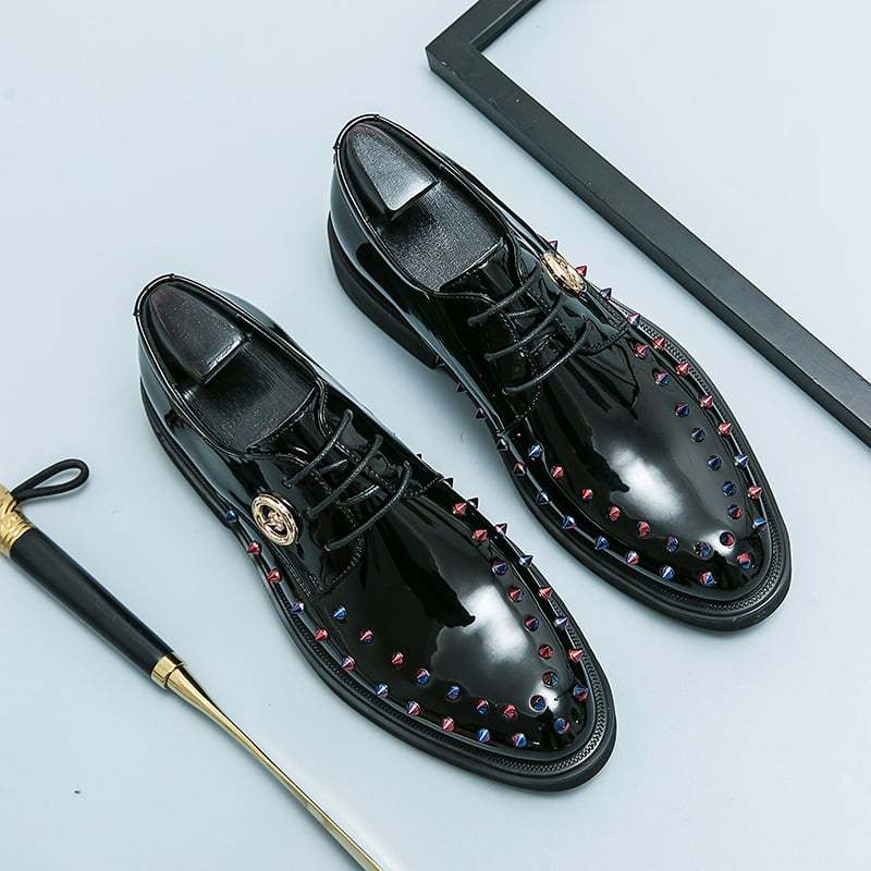 Fashionable And Personalized Rivet Design Comfortable Leather Shoes