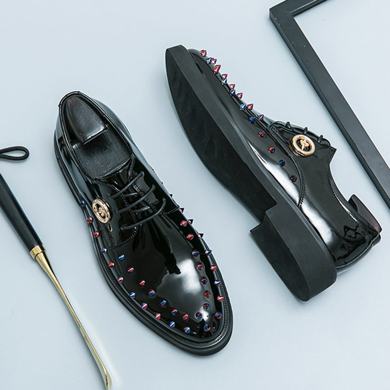 Fashionable And Personalized Rivet Design Comfortable Leather Shoes