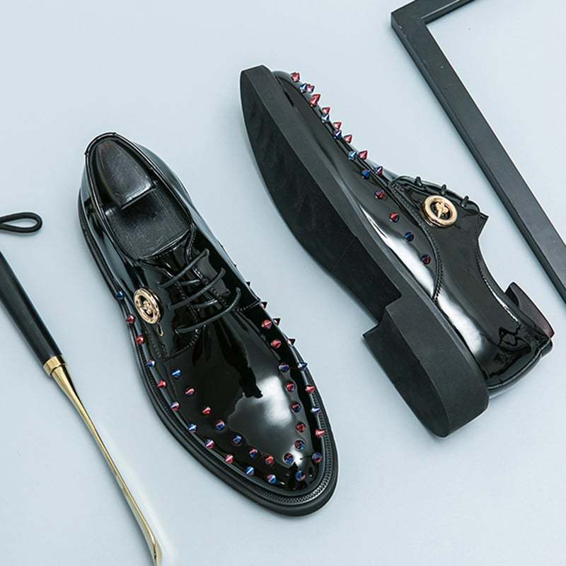 Fashionable And Personalized Rivet Design Comfortable Leather Shoes