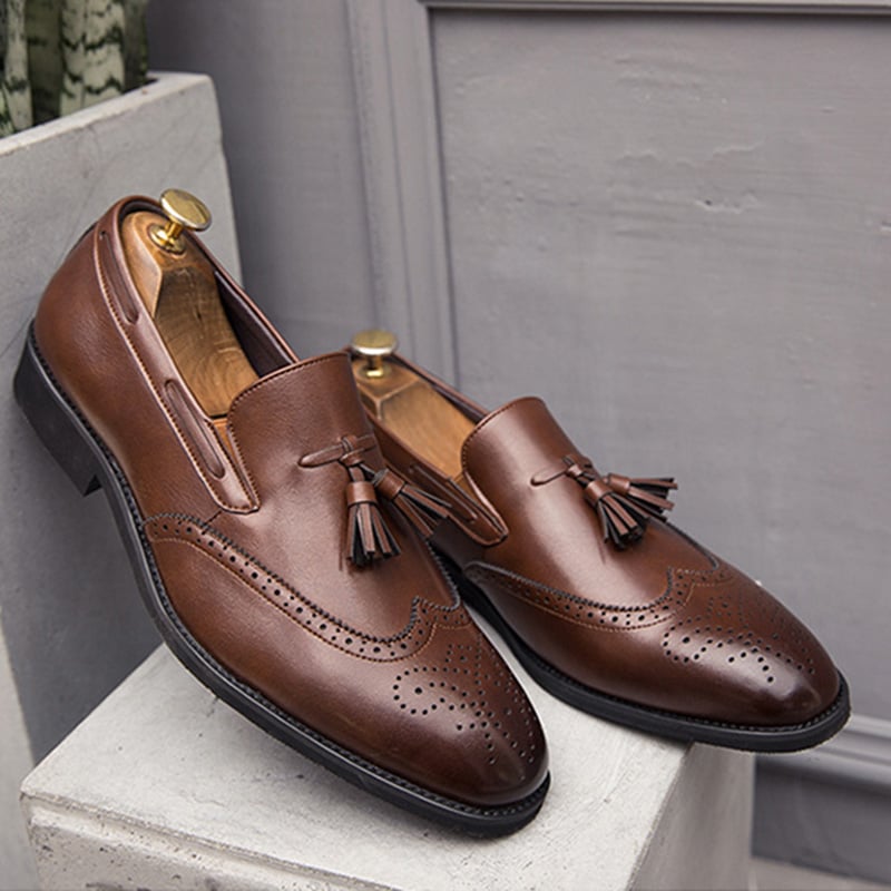 Vintage Carved Business Casual Tassel Leather Shoes