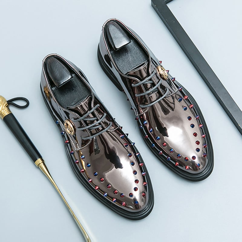 Fashionable And Personalized Rivet Design Comfortable Leather Shoes