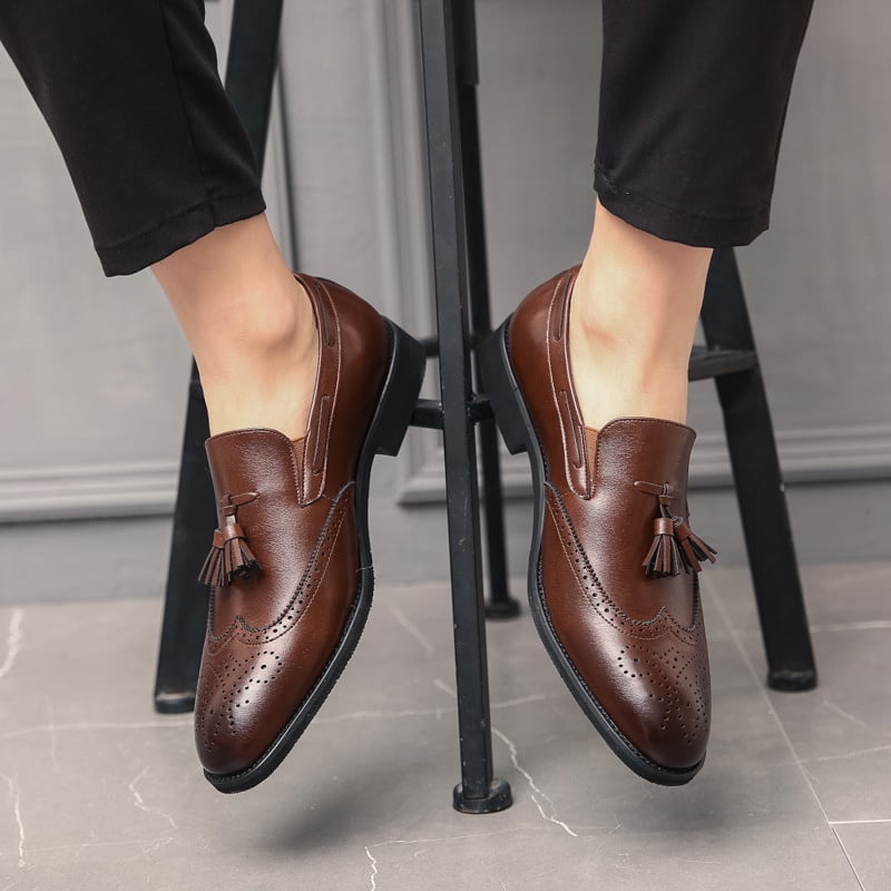 Vintage Carved Business Casual Tassel Leather Shoes