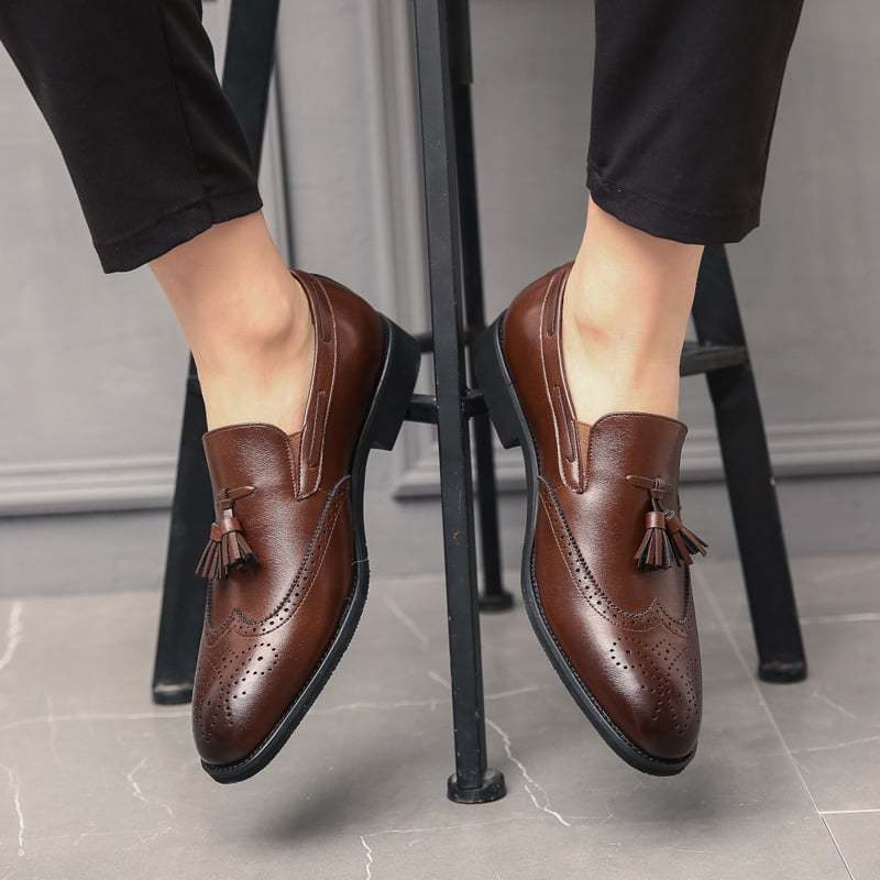 Vintage Carved Business Casual Tassel Leather Shoes