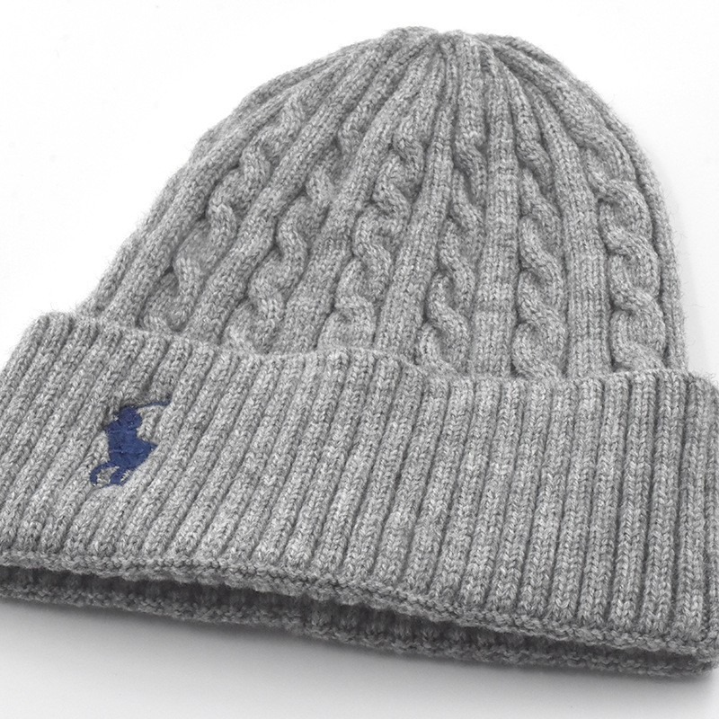 Logo embroidered knitted cable-knit hat