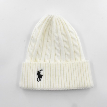 Logo embroidered knitted cable-knit hat