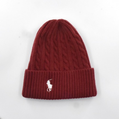Logo embroidered knitted cable-knit hat