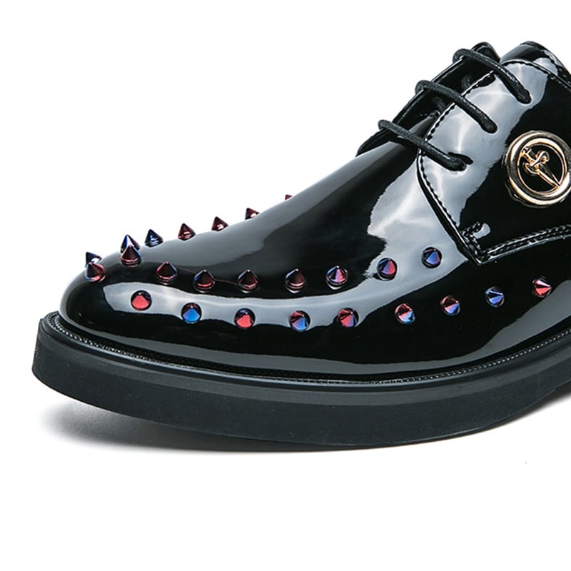 Fashionable And Personalized Rivet Design Comfortable Leather Shoes