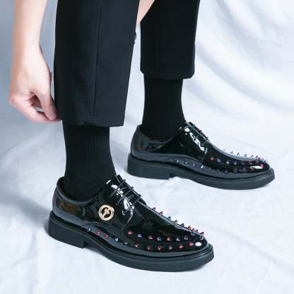 Fashionable And Personalized Rivet Design Comfortable Leather Shoes