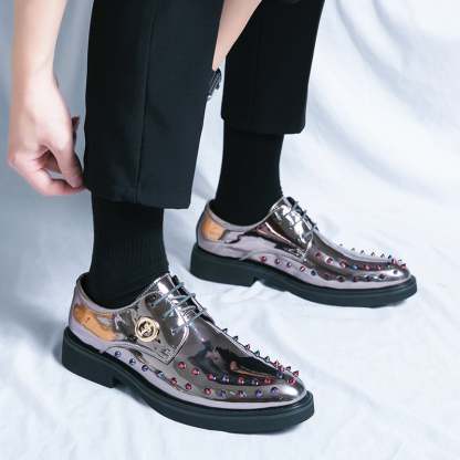 Fashionable And Personalized Rivet Design Comfortable Leather Shoes