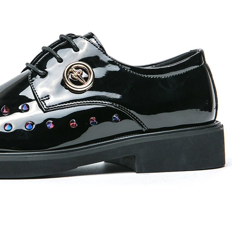 Fashionable And Personalized Rivet Design Comfortable Leather Shoes