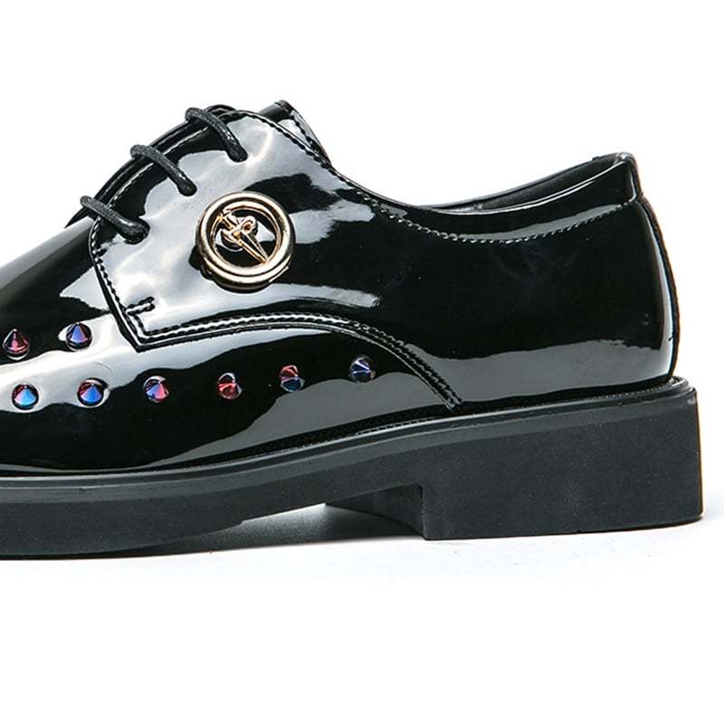 Fashionable And Personalized Rivet Design Comfortable Leather Shoes