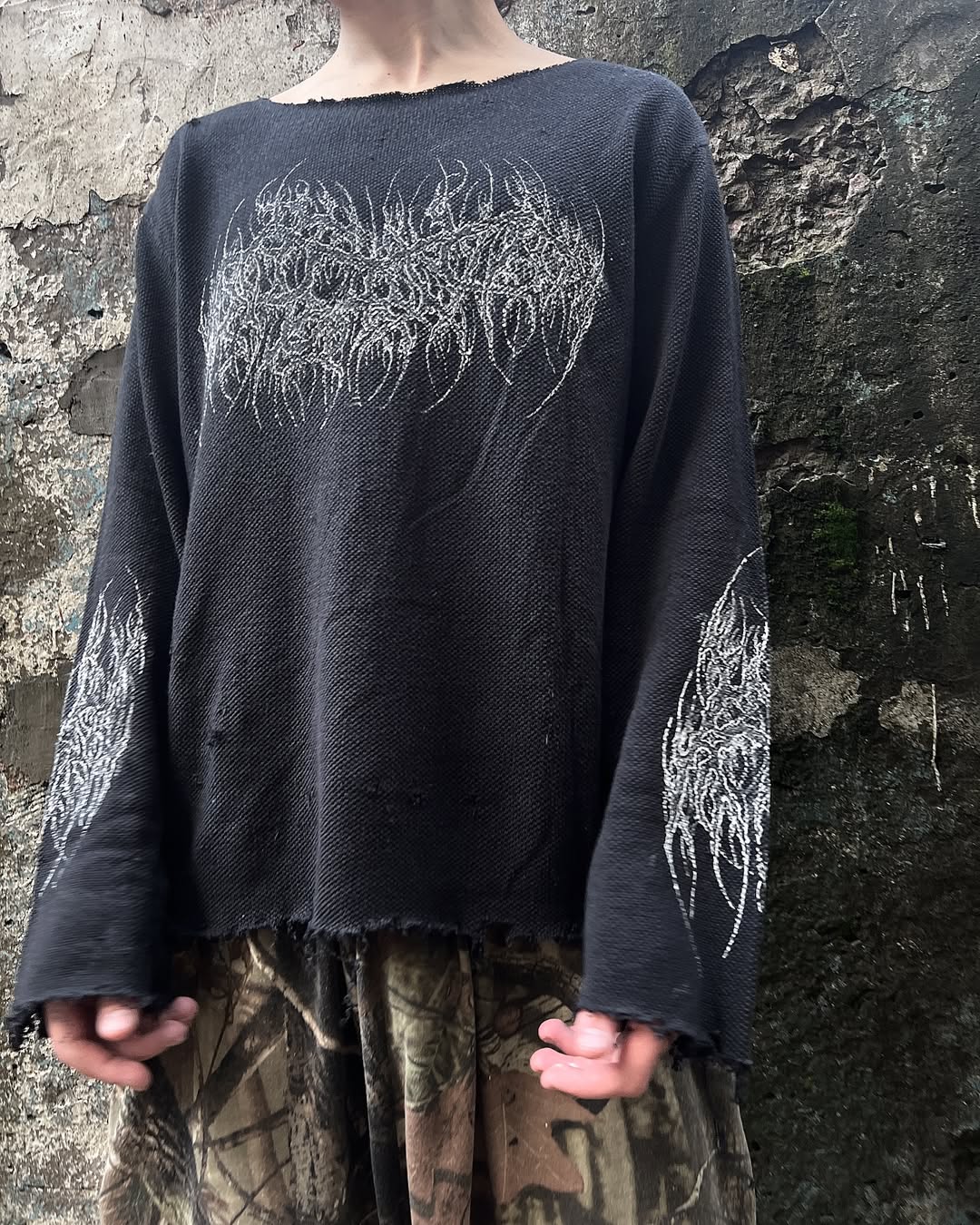 HANDPAINTED DISTRESSED SWEATER FROM THE CAVE