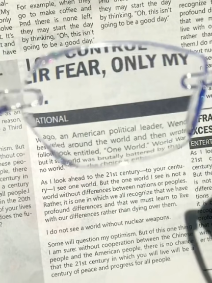 Ultra-light Integrated Smart Zoom Diamond-Cut Reading Glasses