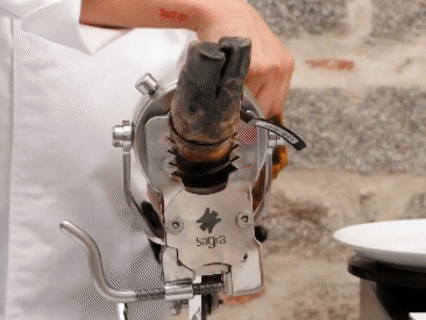 1735552259859879.gif xuanzhuan.1.gif