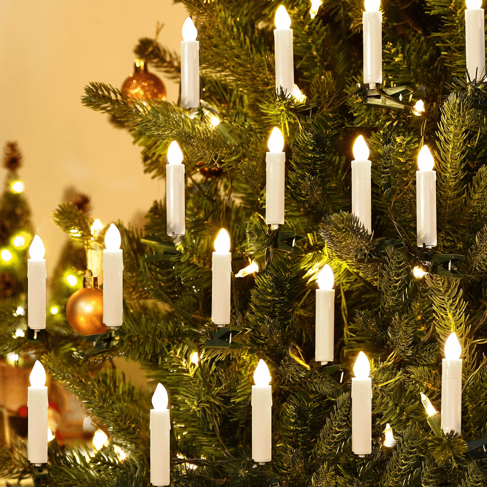 Lewondr 20Pcs LED Christmas Tree Candle Lights, Flickering Clip on Flameless Candles with Remote Timer&4 Modes, Christmas Tree Candle Lights Wedding Parties, Gift for Women Windows Party