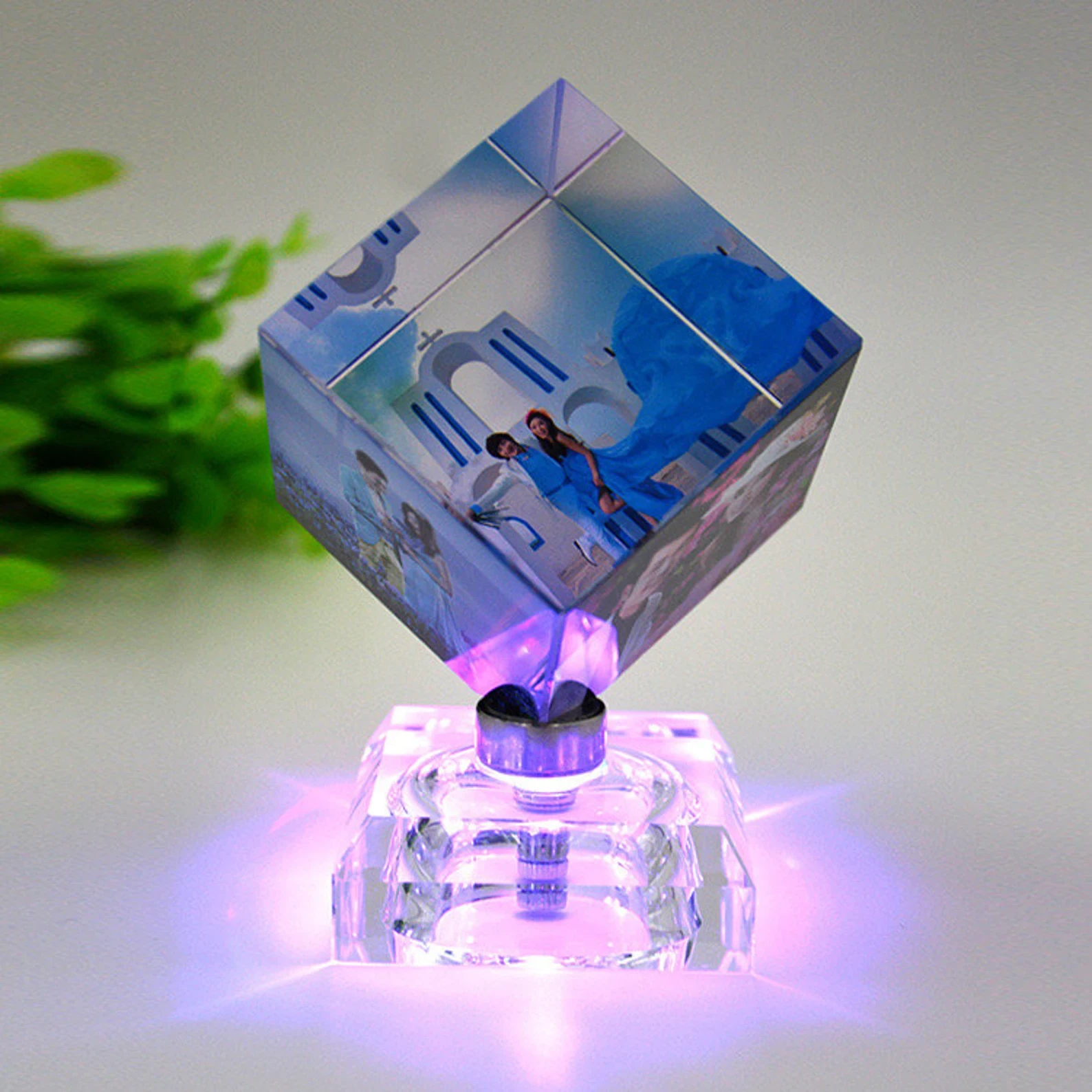 ✨ Custom Rotating Photo Crystal Cube For Dad – Father' Day Gift 📸