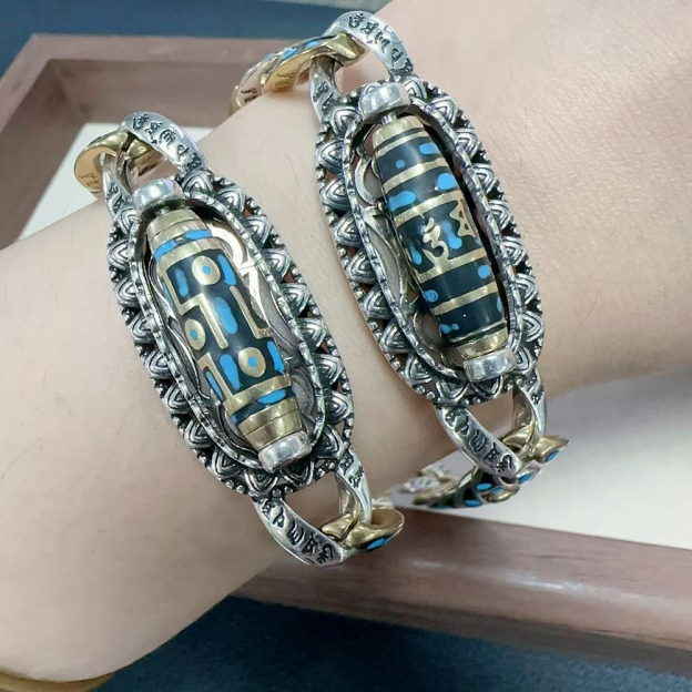 Turquoise Six-Character Mantra Nine-Eyed Dzi Bracelet