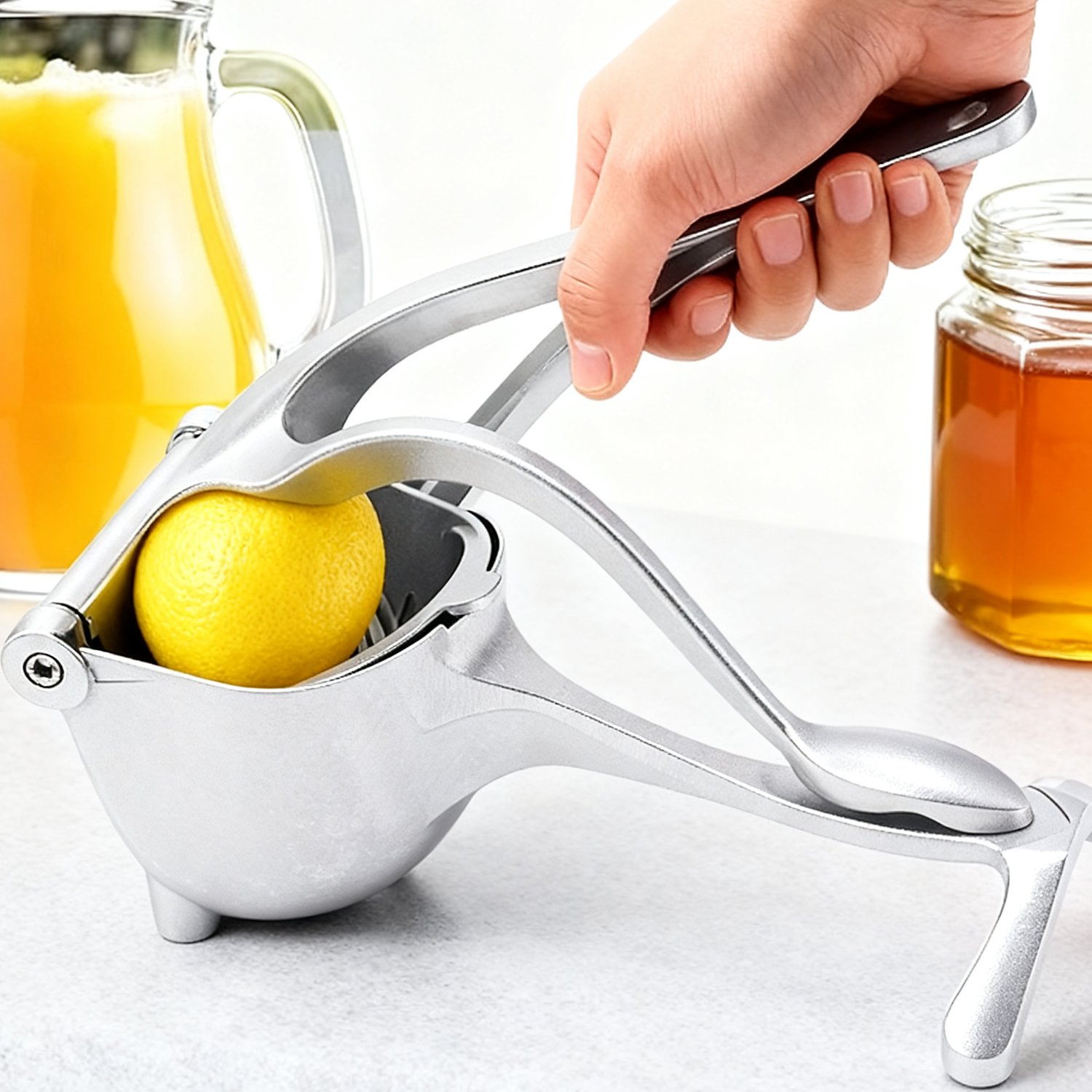 Durable manual juicer for home kitchen