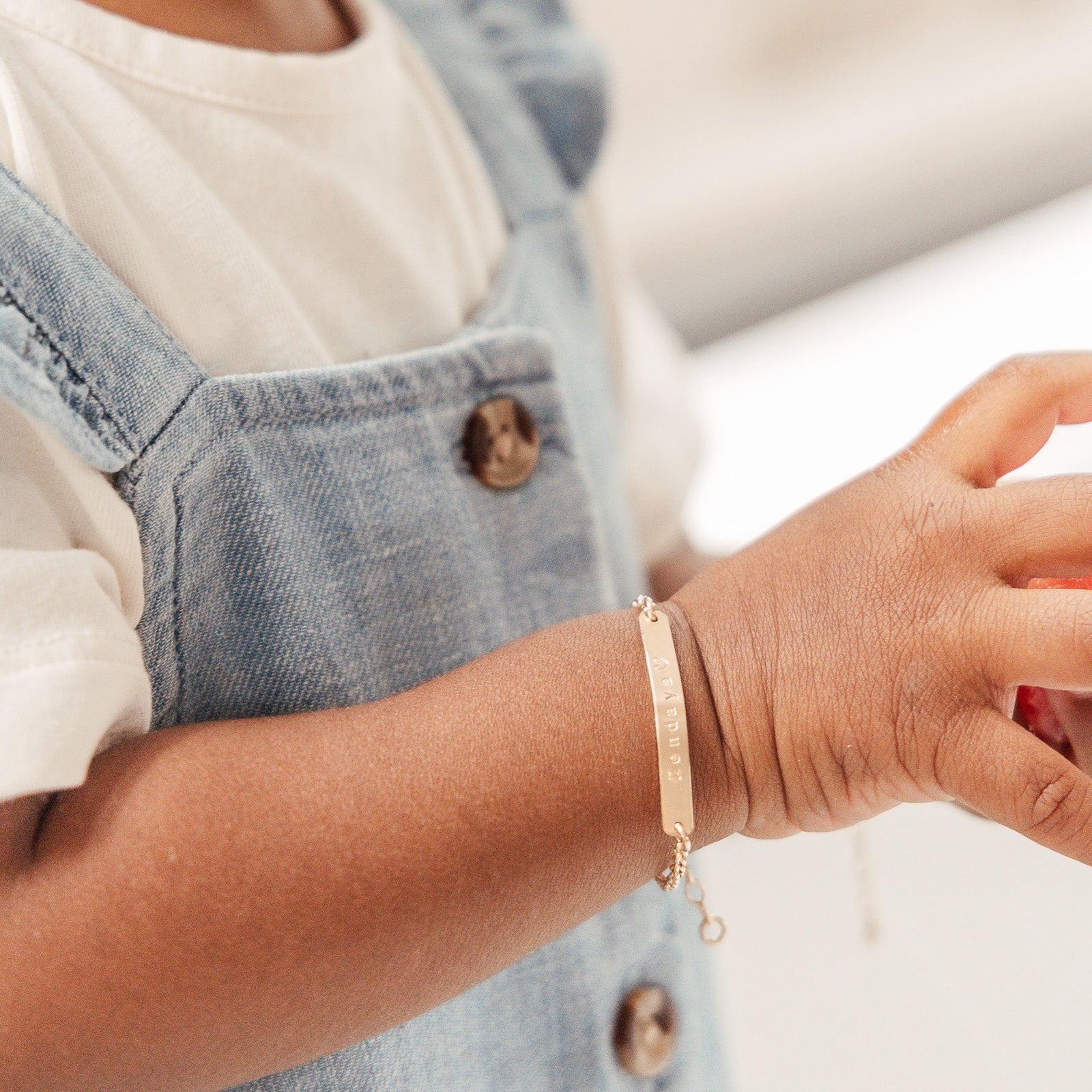 Mini Isla • Skinny Bar Bracelet