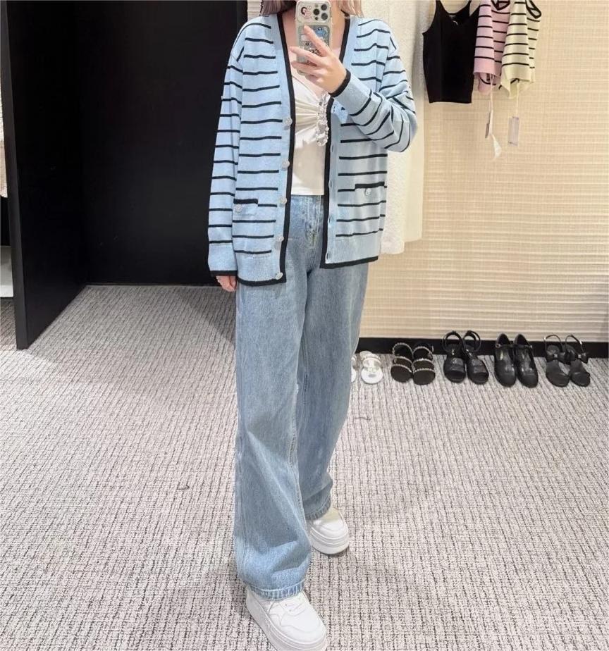CHANE25SS Striped V-Neck Cardigan