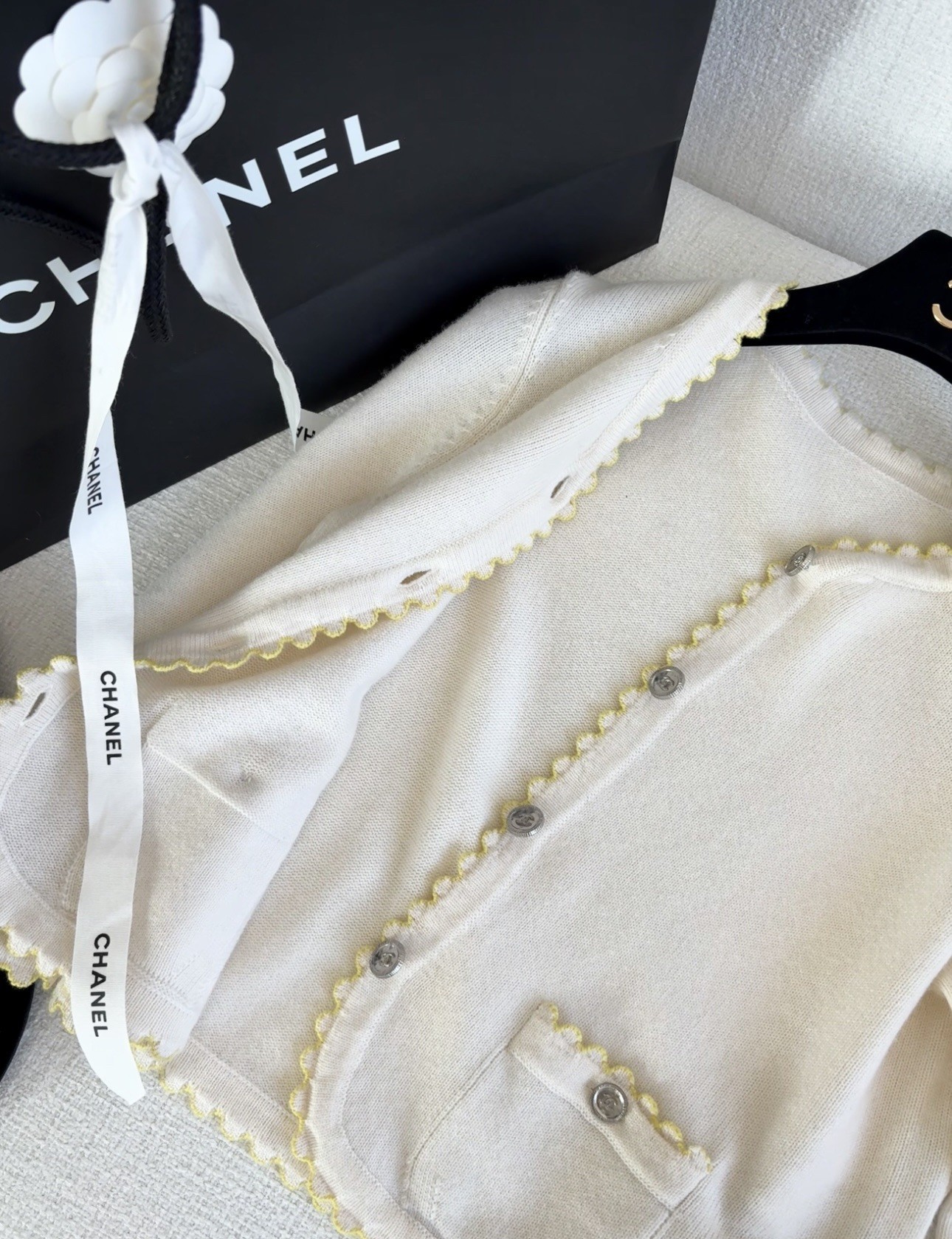 CHNEL Wave Lace Cashmere Cardigan