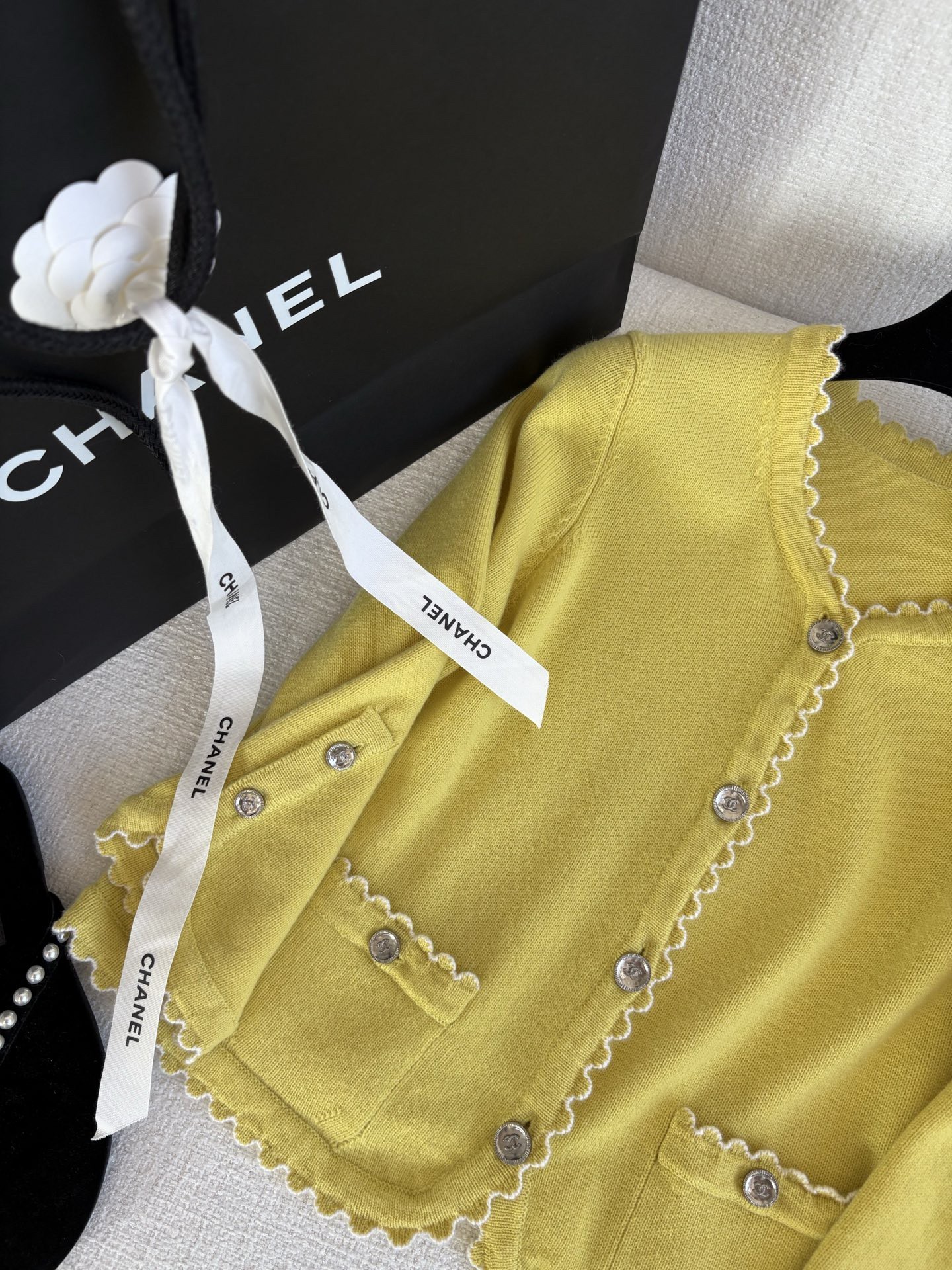 CHNEL Wave Lace Cashmere Cardigan