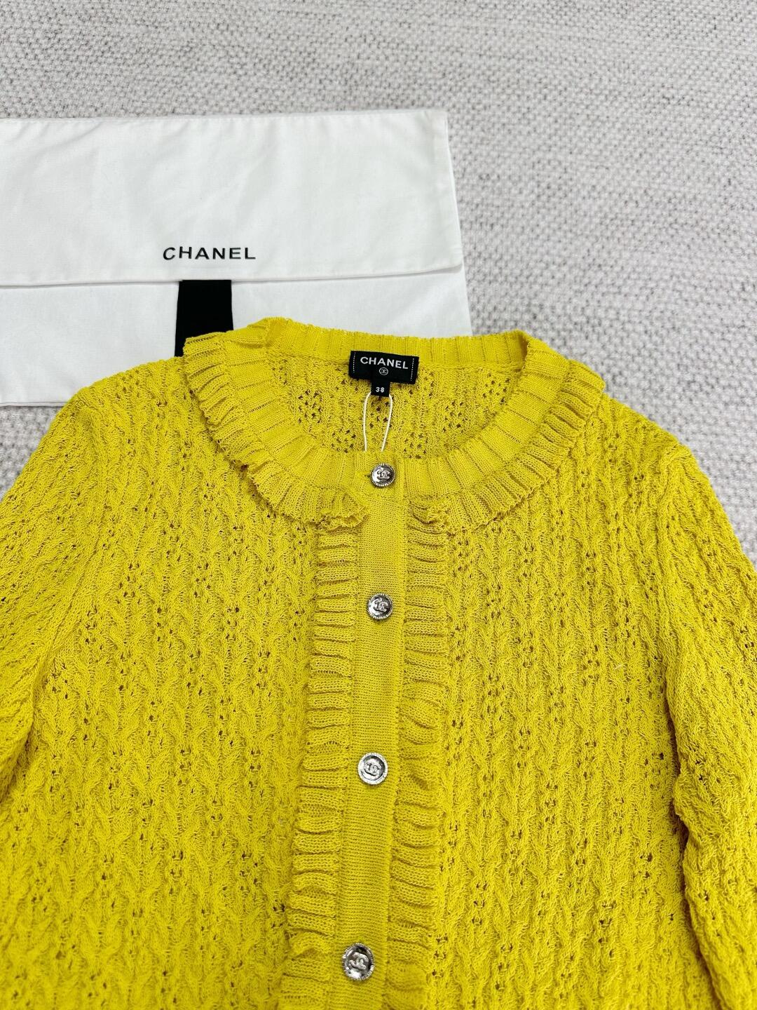 CHNEL Lace Crew Neck Fortune Yellow Knit Sweater