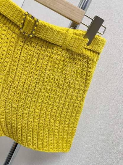 CHNEL Lace Crew Neck Fortune Yellow Knit Shorts