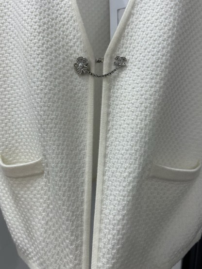 CHANE25SS Knitted V-neck Cardigan