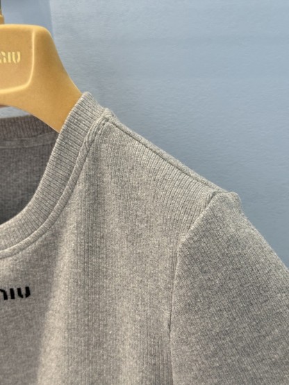 Miu Round Neck Gray Knit Short Sleeve