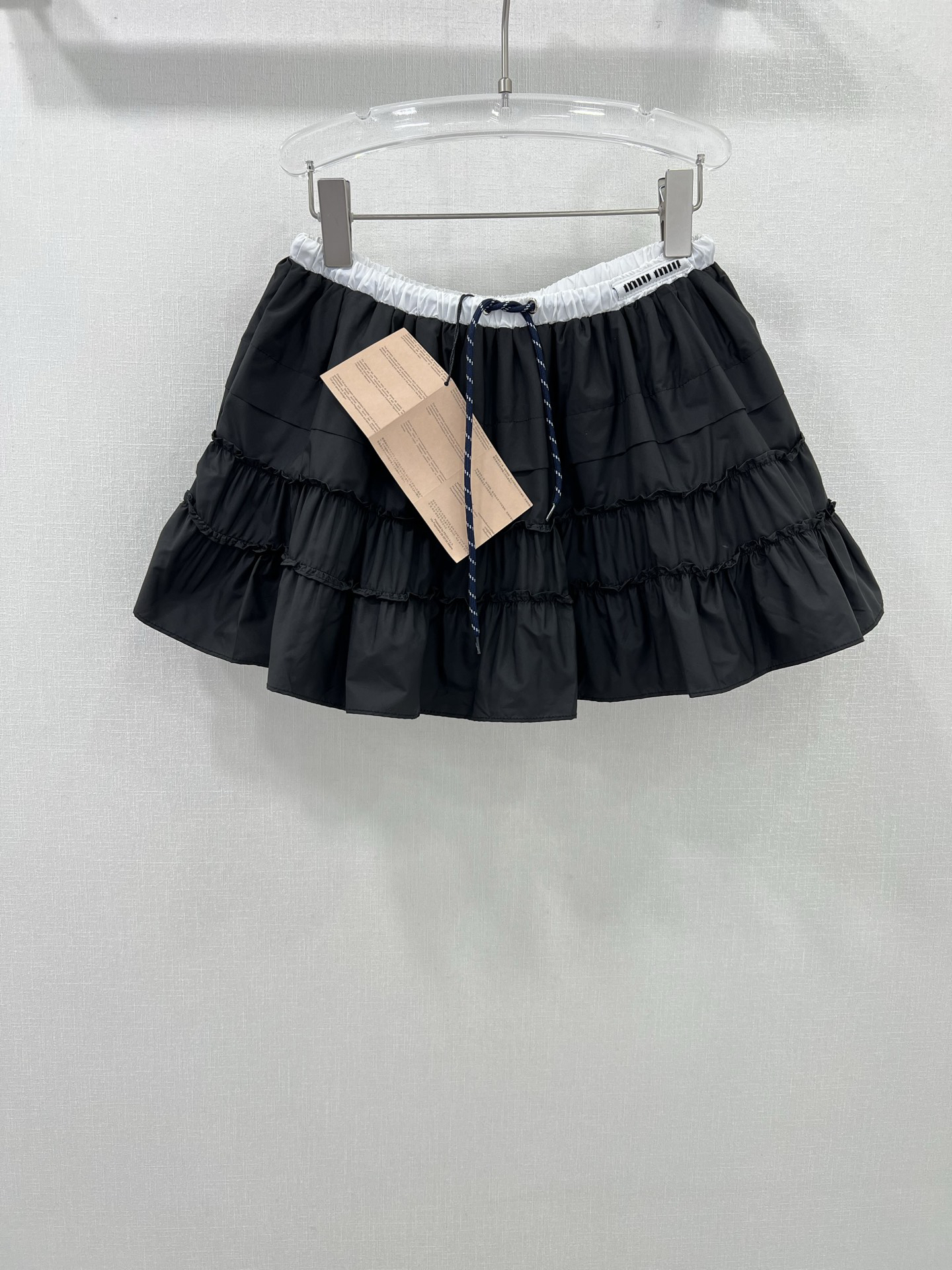 MIU25SS Clashing Colour Elasticated Waist Black Pleated Skirt