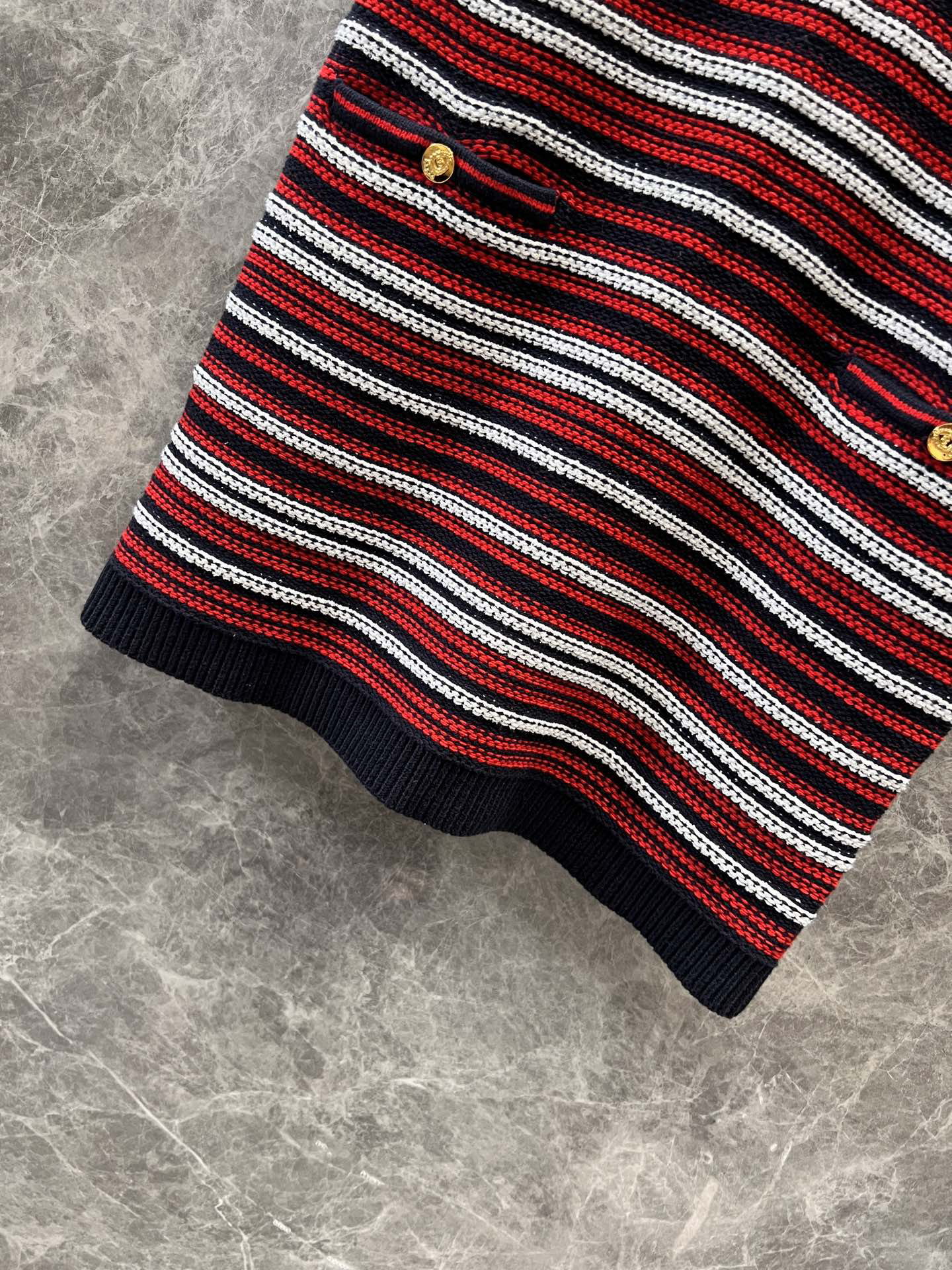 Gucc25SS vintage black, white and red colourway knit dress