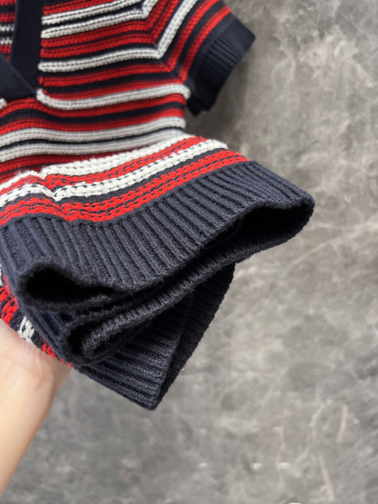 Gucc25SS vintage black, white and red colourway knit dress