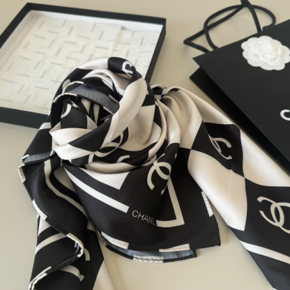 CHANE 90cm Tessellated Silk Square Scarf