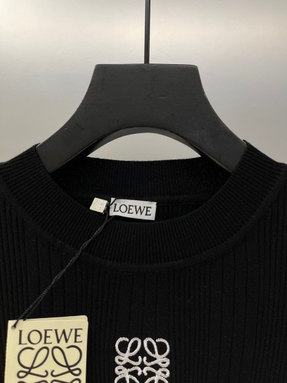 LOE Embroidered Logo Short Sleeve Knit Top