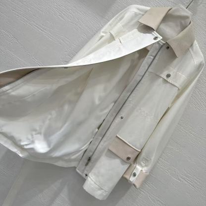 Long-sleeved jacket windbreaker coat