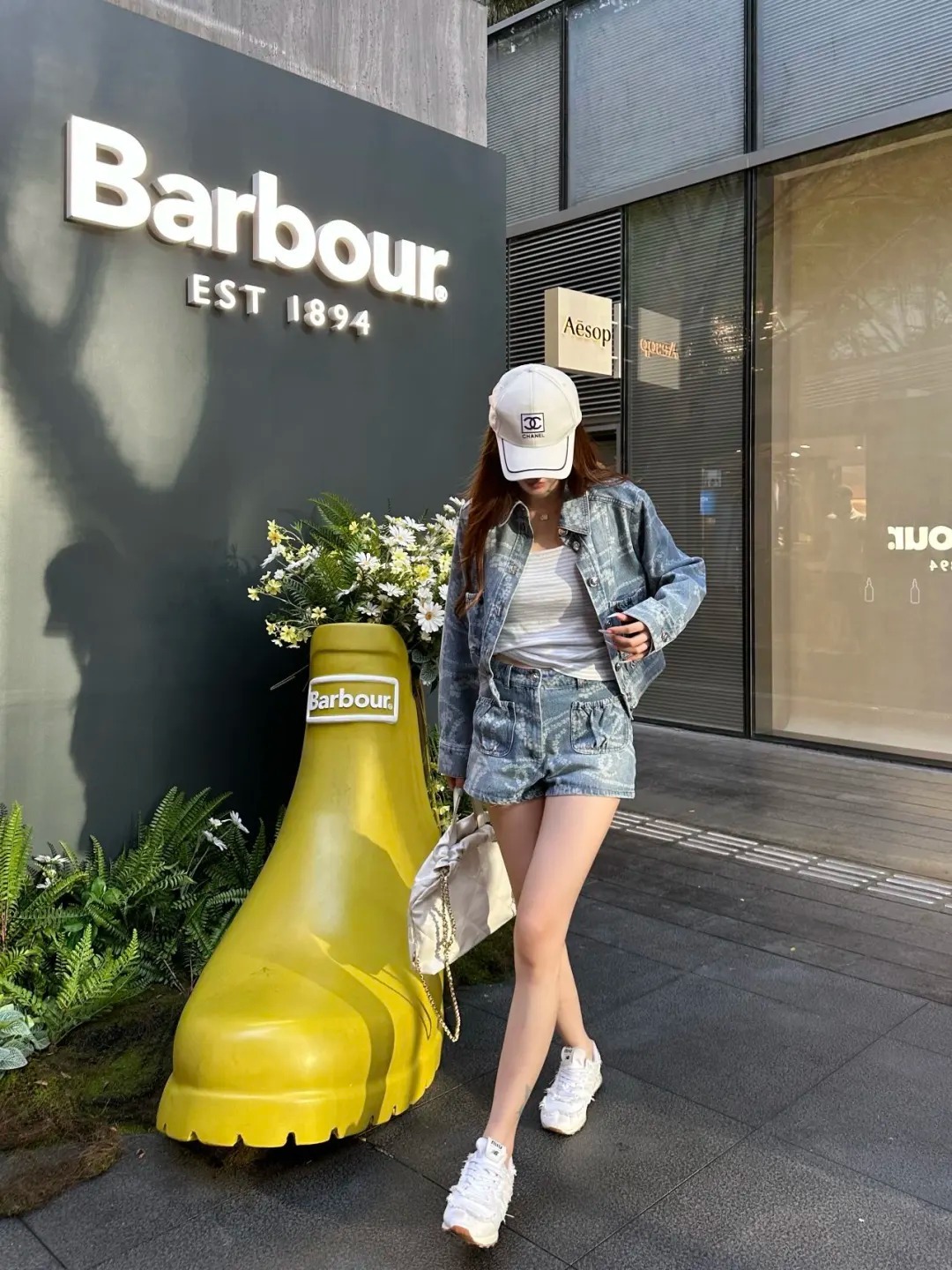 CHANE25SS Beaded Chain Denim Shorts