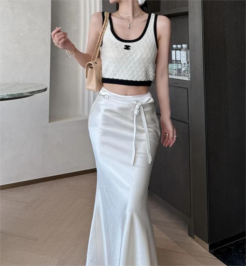 CHANE25SS black and white color clash knit undershirt