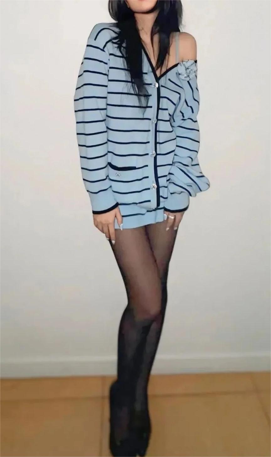 CHANE25SS Striped V-Neck Cardigan