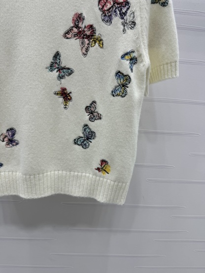 DIO25SS Butterfly Embroidery Round Neck Knit Short Sleeve T-Shirt