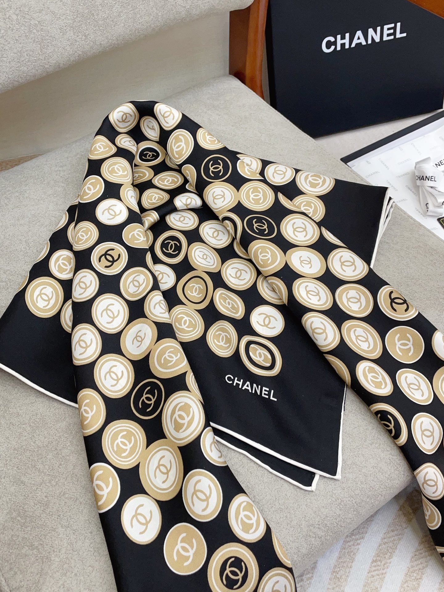 CHANE Colour Block 90x90cm Twill Silk Square Scarf