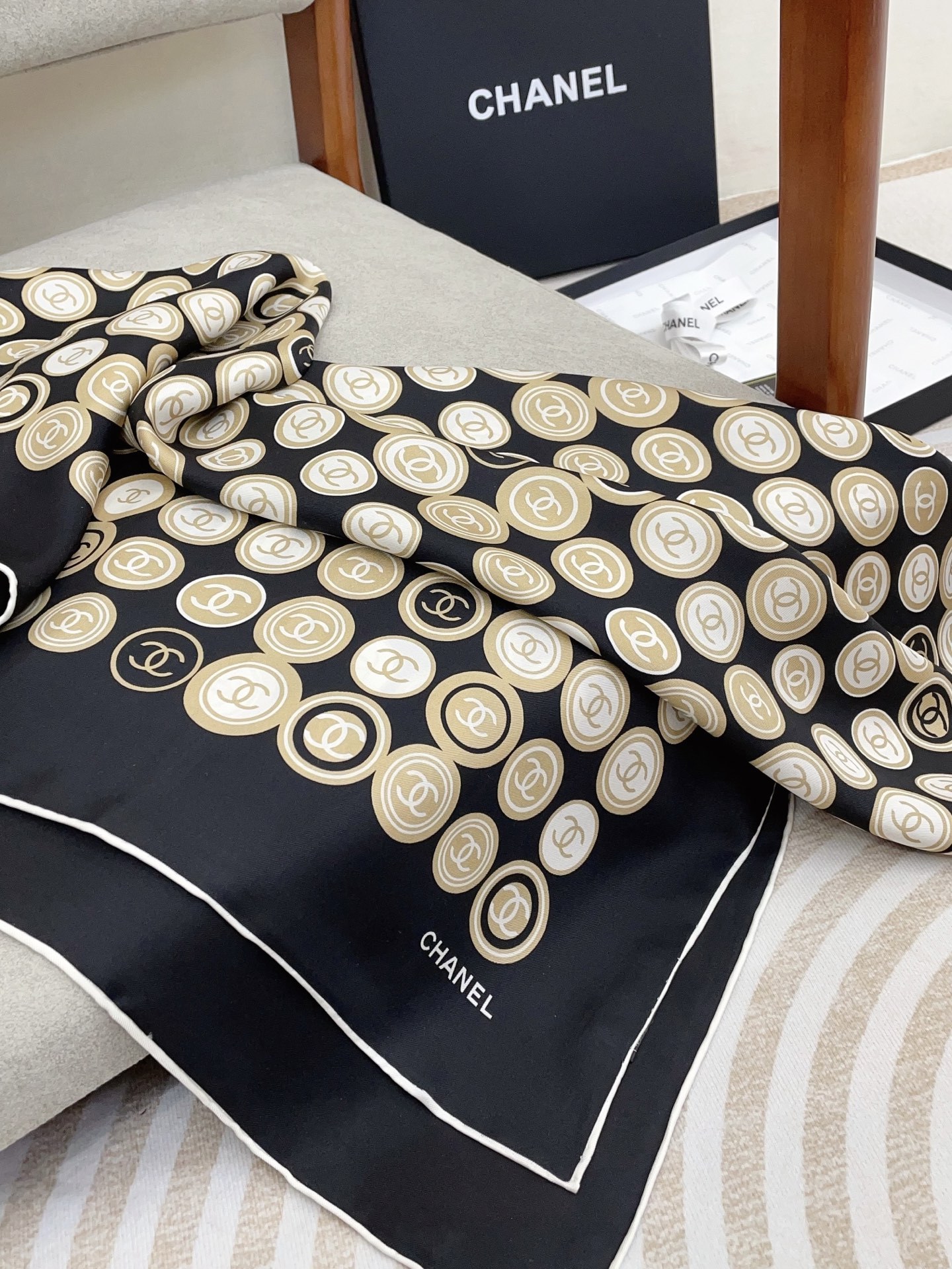 CHANE Colour Block 90x90cm Twill Silk Square Scarf