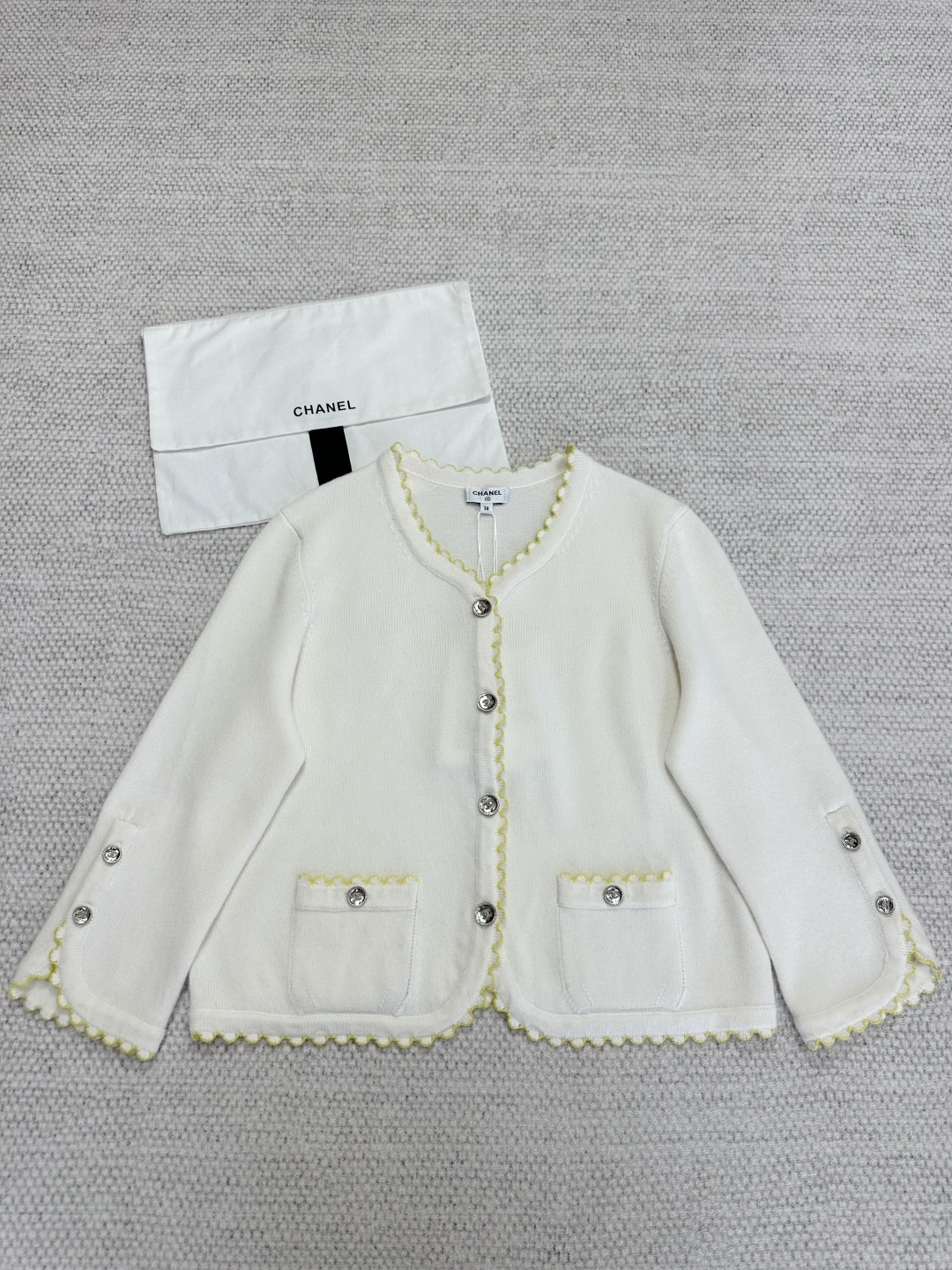 CHANE25SS Wave Trimmed Cashmere Cardigan