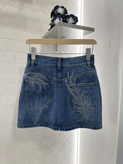 CHANE25SS feathered rhinestone denim half skirt