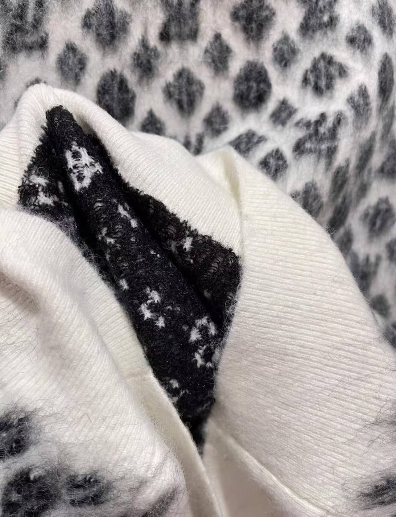 1V 25SS Full printed logo mohair cardigan